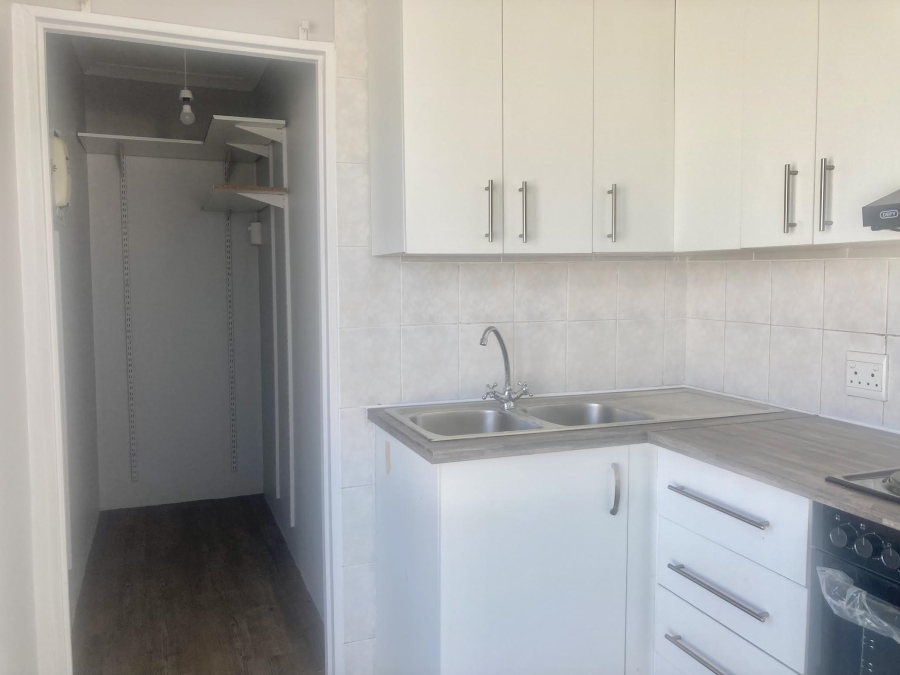 To Let 3 Bedroom Property for Rent in Muizenberg Western Cape